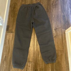 Comfrt travel essential sweatpants